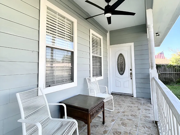 301 Tabor St — Photo 3