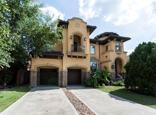 4815 Locust St, Bellaire, TX 77401