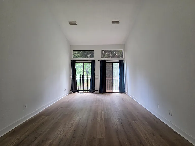 23 Longbow Ct — Photo 8