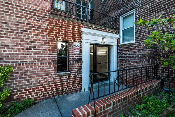 Sold by Keller Williams Realty Landmark | media 24