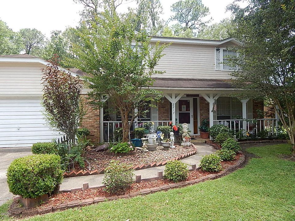 1st image of 2217 Farmington Dr