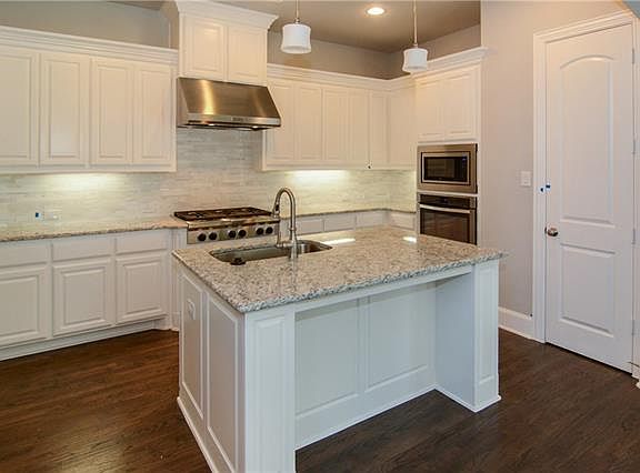 5th image of 617 Royal Minister Blvd