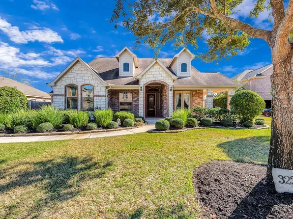 32243 Waterford Crest Ln, Weston Lakes, TX 77441