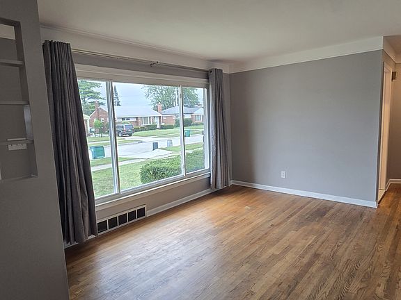 4th image of 6473 Deering St