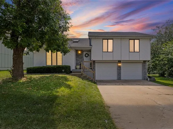 7007 E 144th St, Grandview, MO 64030