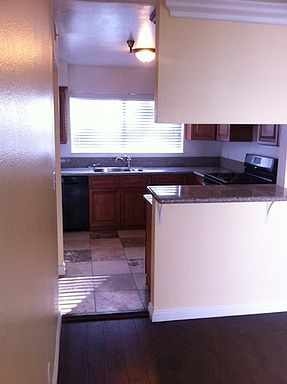 3rd image of 614 N Mar Vista Ave APT 5