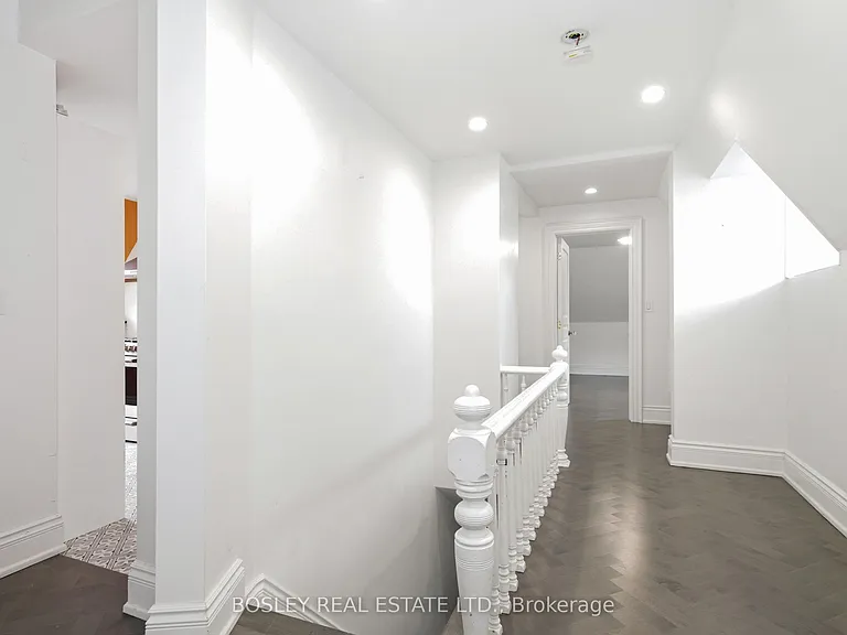 178 High Park Ave #UPPER — Photo 21