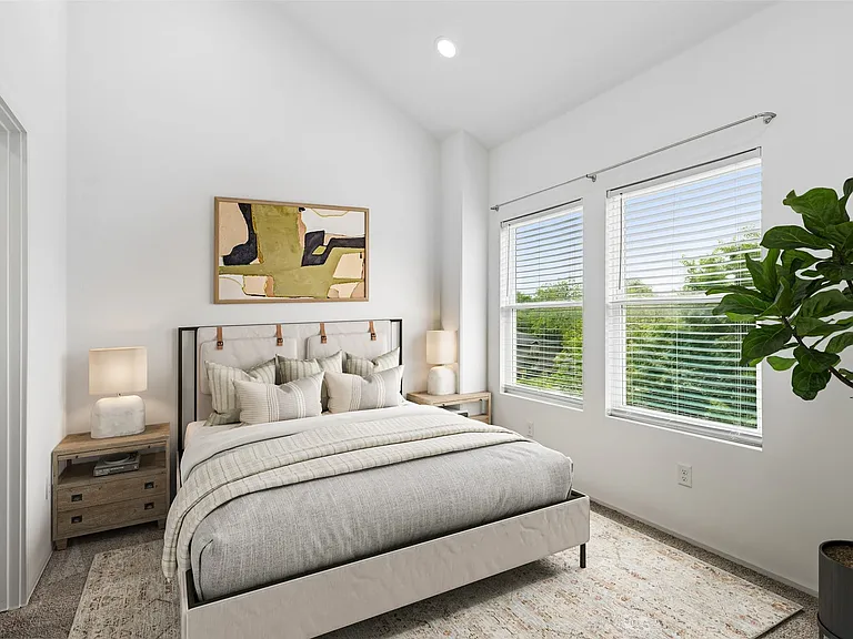 5647 Live Oak St #101 — Photo 27