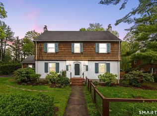 400 Quaker Ln N, West Hartford, CT 06119