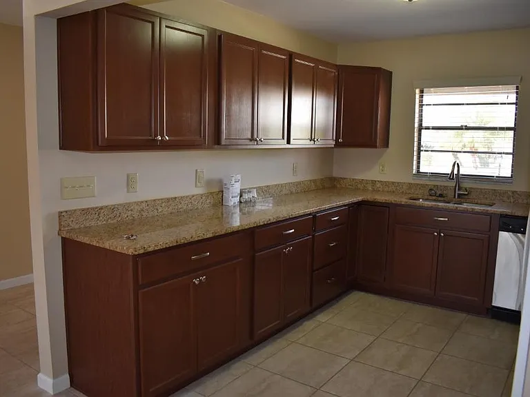 102 Wintersong Ln — Photo 8