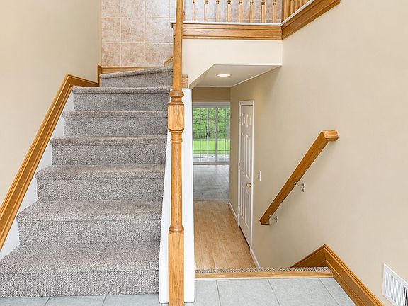 4th image of 350 Bernard Dr #350
