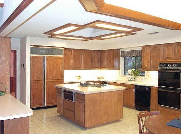 HUGE GOURMET KITCHEN