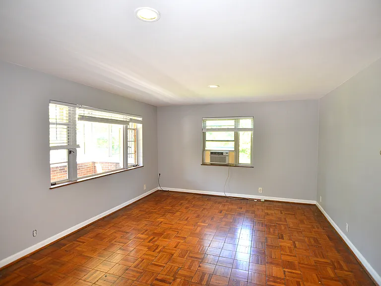 4028 Ledgewood Dr — Photo 4