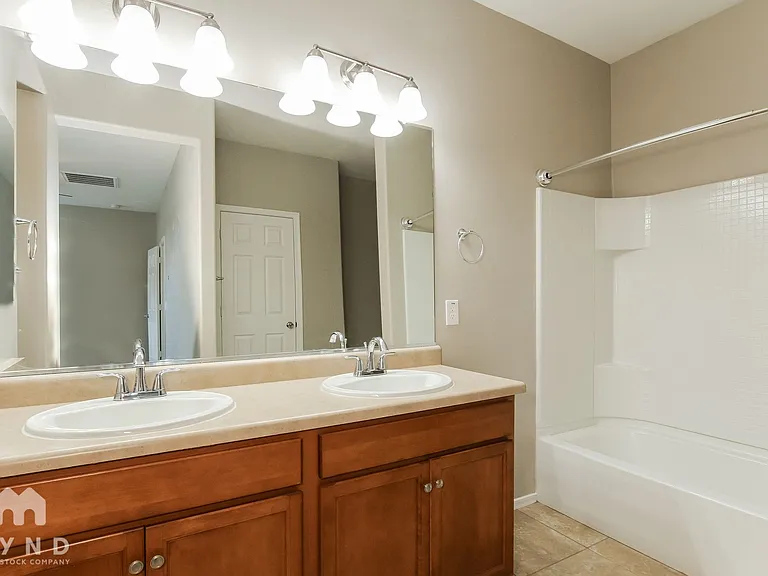 7340 W Preston Ln — Photo 10