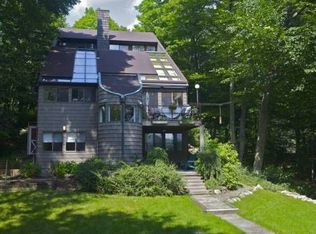 370 Lake Shore Rd, Putnam Valley, NY 10579