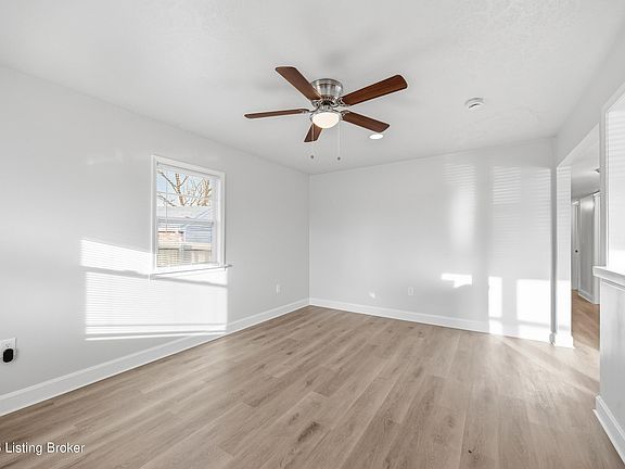 4th image of 1627 Haskin Ave