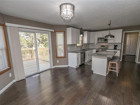 5th image of 433 Sturbridge Dr