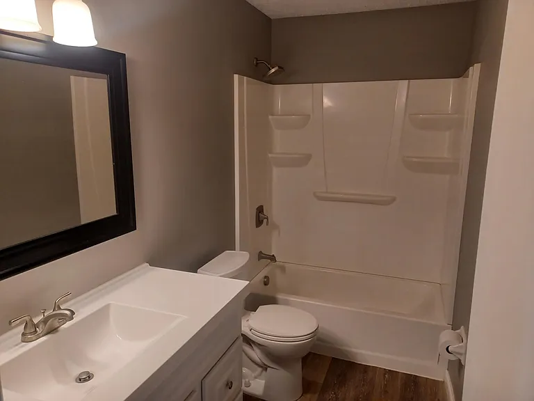 11638 Camden Ave — Photo 6
