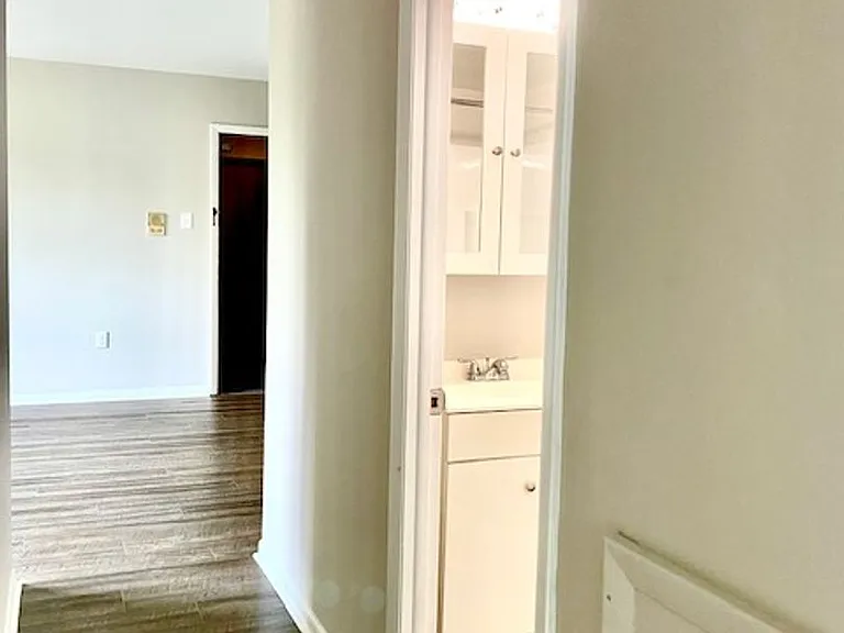 312 E Ridley Ave — Photo 3