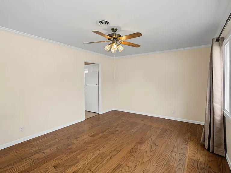 1205 S Cottage Grove Ave — Photo 7