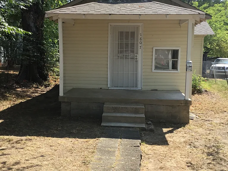 1807 S Valentine St — Photo 11