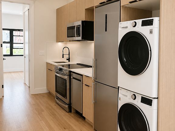 2nd image of 398 Manhattan Ave #2L