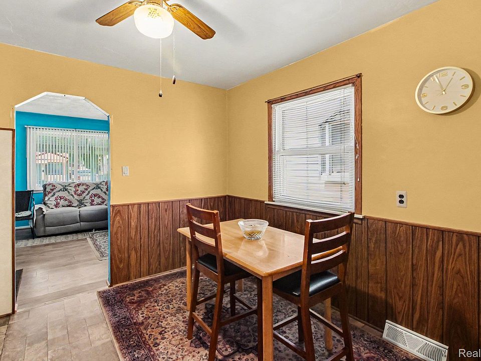 14027 Hobart Ave, photo 6