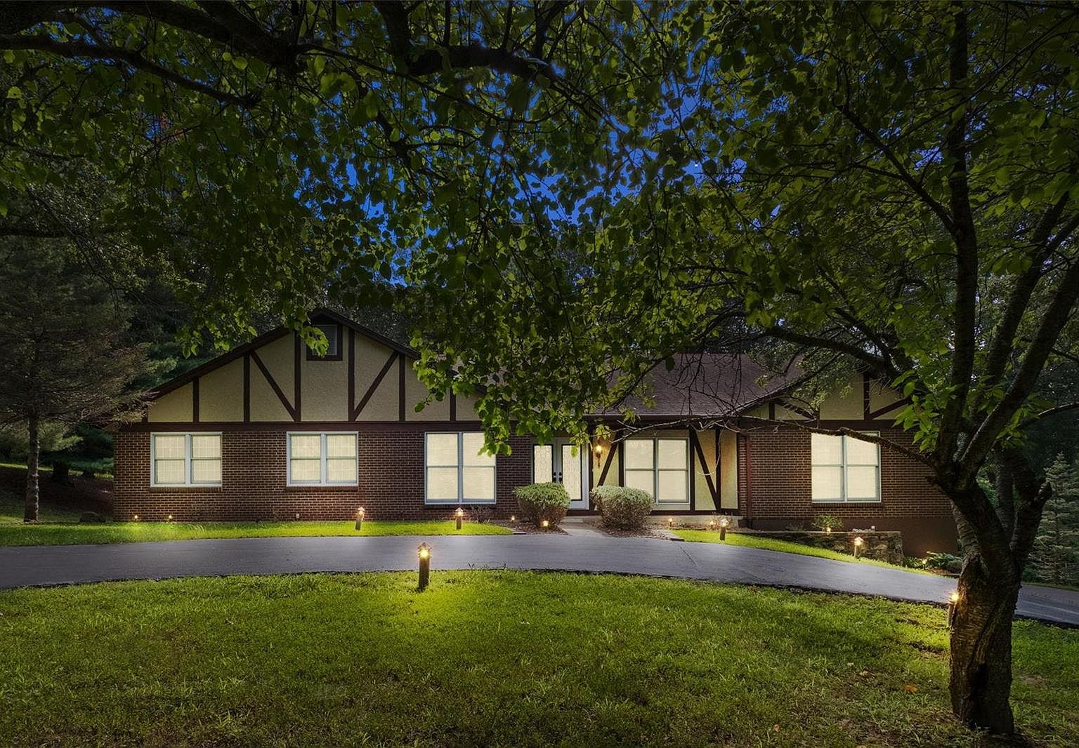 14910 Afshari Cir, Florissant, MO 63034 Zillow