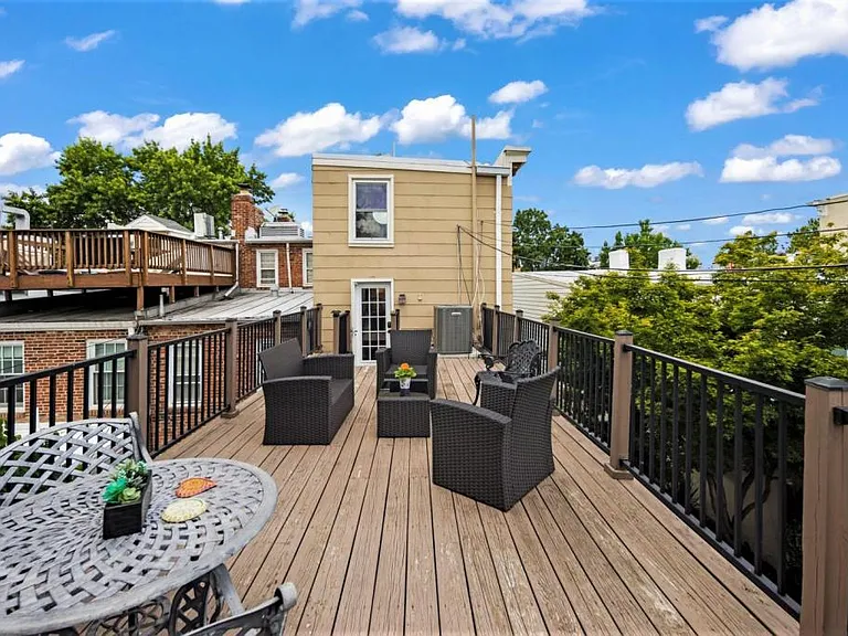 311 A St NE #2 — Photo 27