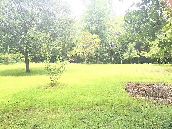 3rd image of 23591 Joseph Dr