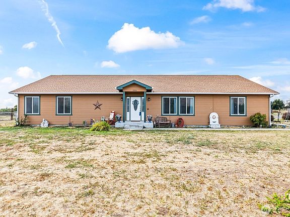 3rd image of 1880 Dilley Road