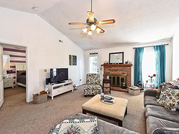 5th image of 7224 English Ivy Ln