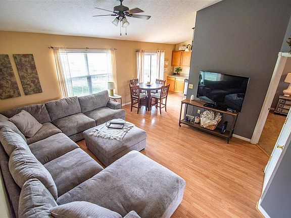 5th image of 1708 Stewart Dr