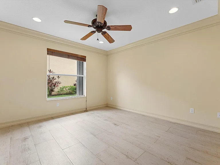 8882 Hidden Acres Dr — Photo 19
