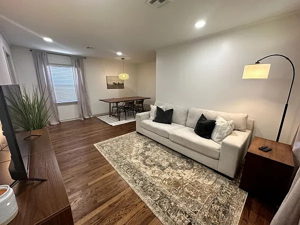 403 S Urbana Ave — Photo 18
