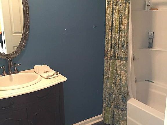 4th image of 93 Crestview Dr