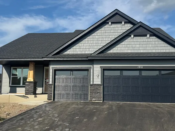 1911 Dogwood Ct, Carver, MN 55315