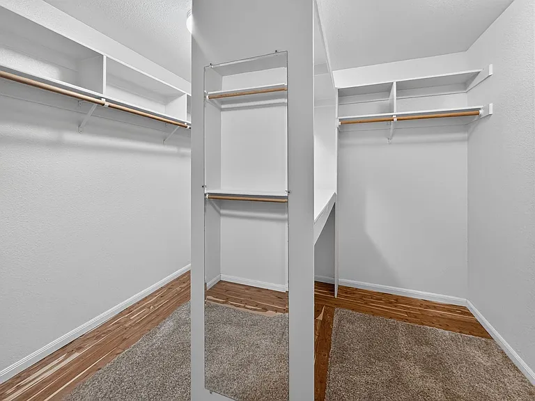 507 Woodfern Ct — Photo 40
