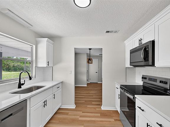 3rd image of 12071 Deep Creek Dr