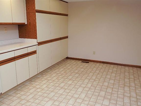5th image of 3583 Crossridge Dr