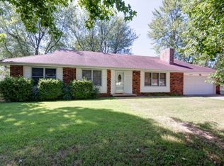 4040 W Magnolia Dr, Battlefield, MO 65619
