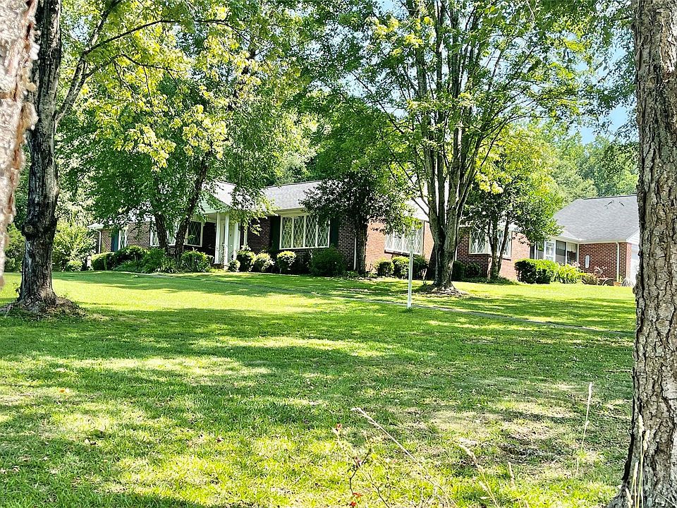 1st image of 50 Pinecrest Ave