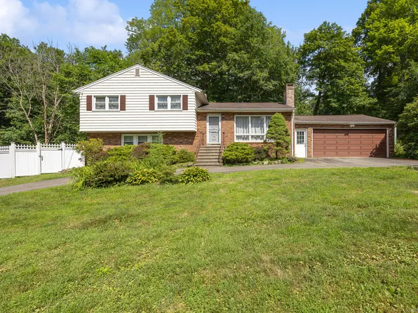 5 Ash Drive, North Branford, CT 06472