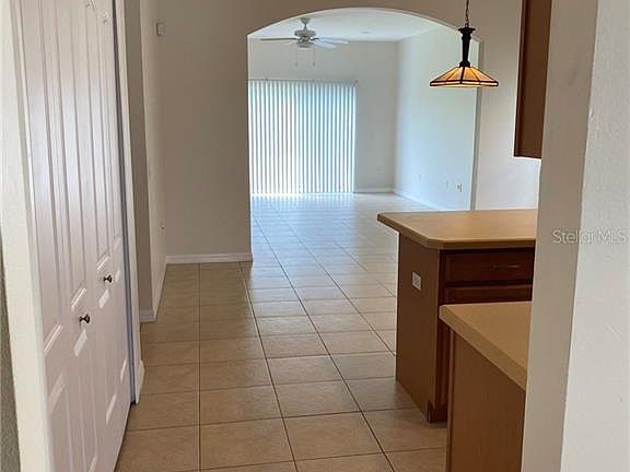 5th image of 835 Hacienda Cir