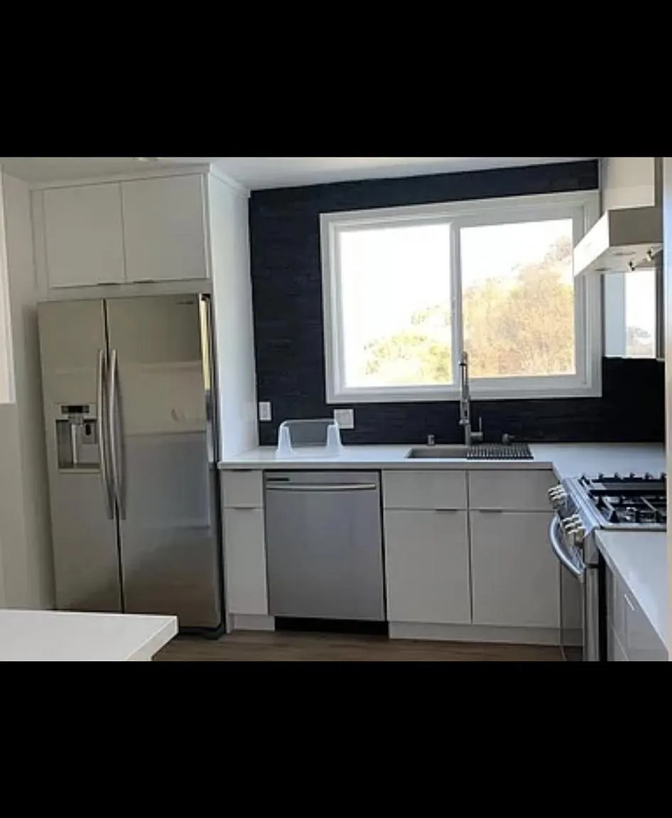 1 bed, 1.5 bath, 100 sqft, $1,300 — Photo 4