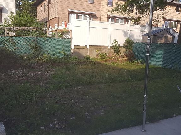 3rd image of 5707 224th St Fl 2