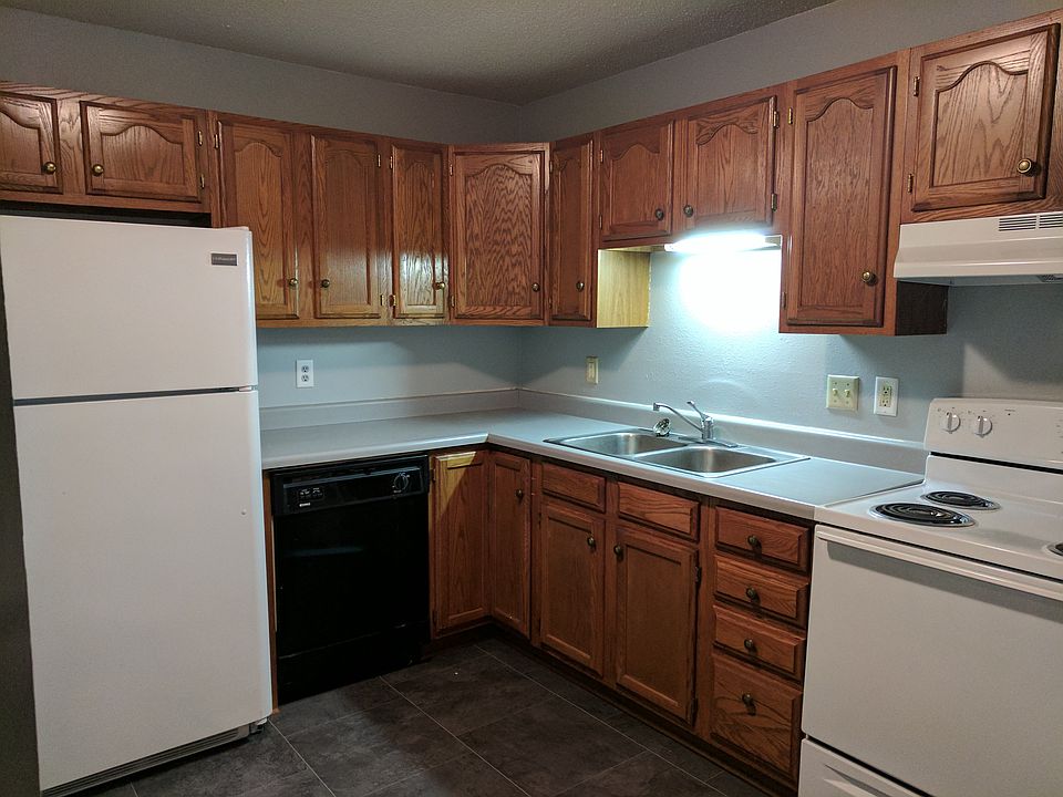 1st image of 400 Village Dr