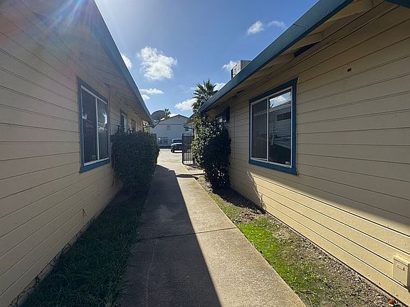 3rd image of 2401 51st Ave