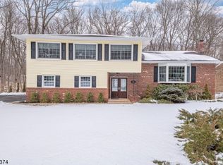 43 Parkview Dr, Succasunna, NJ 07876