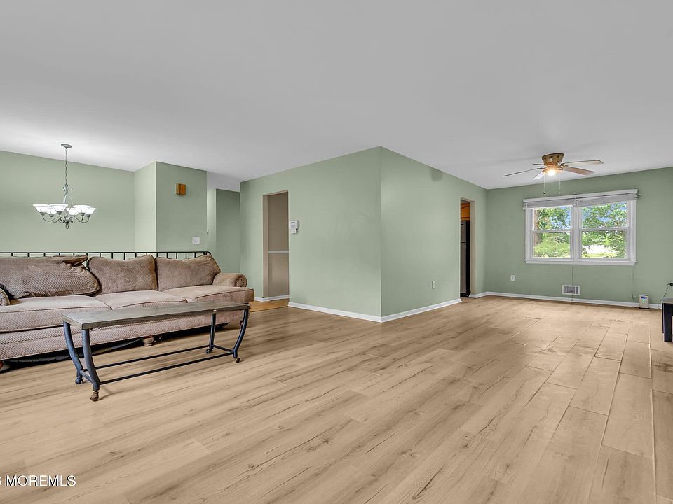 1st image of 52 Lorelei Drive